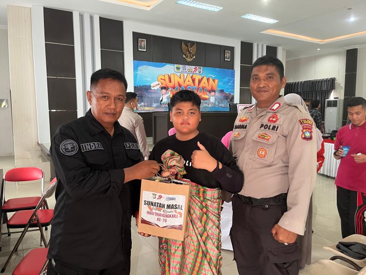 Polres Lingga Gelar Sunatan Massal, Wujud Kepedulian di Momen Hari Bhayangkara ke-79