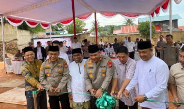 Kapolresta Barelang Hadiri Penyerahan Tandon Air dan Peresmian Sanitasi Ponpes Daarul Hikam Batam