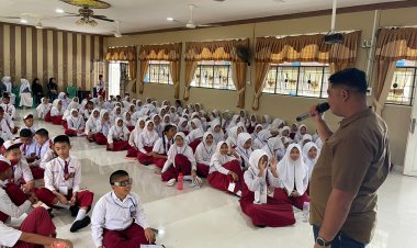 SATRESKRIM POLRES KARIMUN GELAR SOSIALISASI CEGAH KENAKALAN REMAJA DI SMPN 2 TEBING