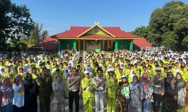 Polresta Barelang Gelar Police Go To School di SMPN 4 Bengkong Dalam Rangka Operasi Patuh Seligi 2025