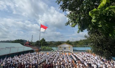 Polsek Sekupang Berikan Pembekalan Pada Siswa Baru Dalam Rangka MPLS Di SMAN 04 Tiban Lama