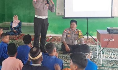 Polsek Bintan Utara Hadir Berikan Penyuluhan Tertib Berlalu Lintas Kepada Pelajar SMP 11 Bintan