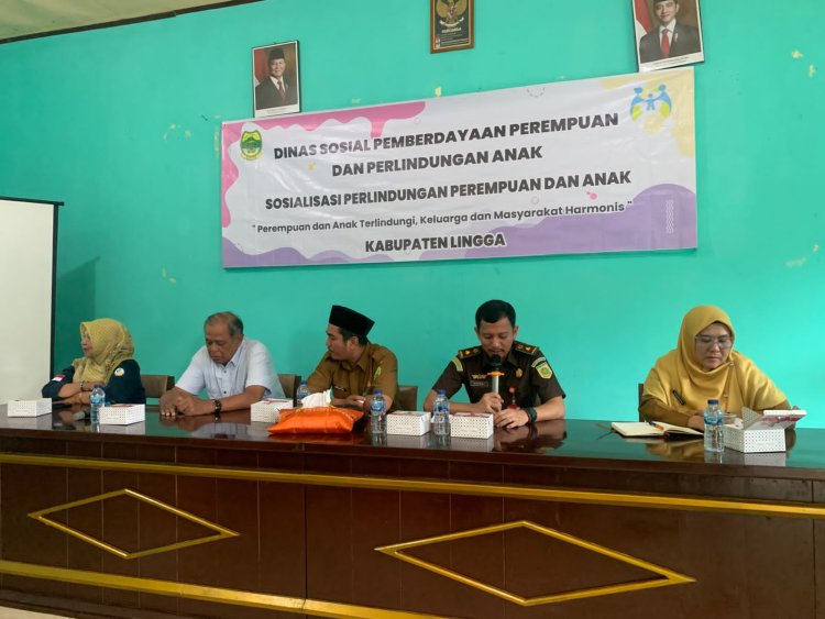 Brigpol Sukoy De Komar Dampingi Dinsos Lingga Sosialisasikan Cegah Kekerasan Terhadap Perempuan dan Anak