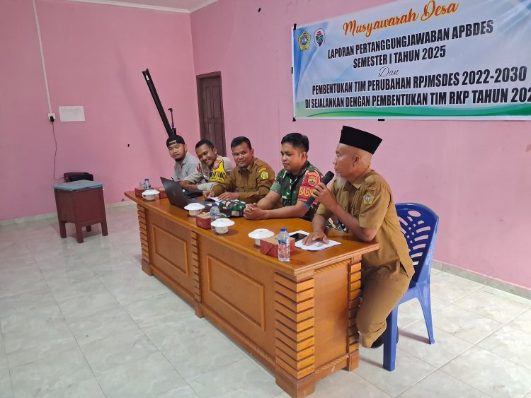 Bhabinkamtibmas Kawal Transparansi Dana Desa di Sawang Laut, Dorong Ketahanan Pangan dan Jaga Lingkungan