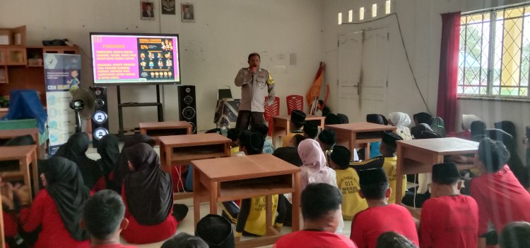 Bhabinkamtibmas Kelurahan Baran Barat Berikan Materi Anti Bullying dan Anti Pornografi di MTS Babussalam