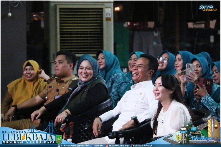 Pemko Batam Serahkan Insentif kepada Kader Posyandu dan Kelurahan Siaga se-Lubukbaja dan Sekupang