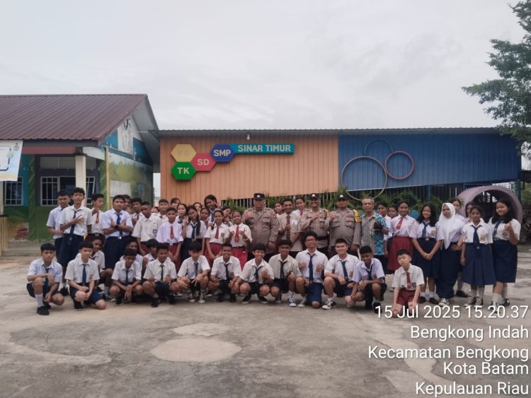 Polsek Bengkong Gelar Penyuluhan di SMP Sinar Timur, Tekankan Bahaya Narkoba dan Pentingnya Disiplin Hukum