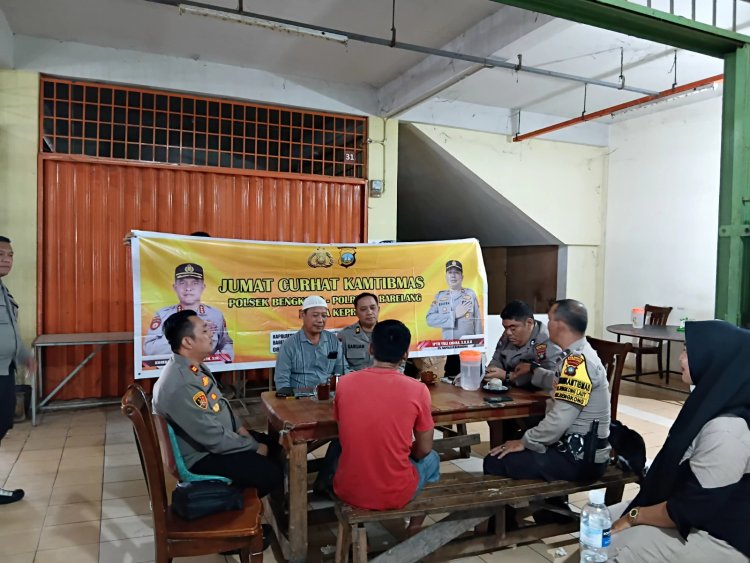 Jumat Curhat Kamtibmas, Polsek Bengkong Dekatkan Diri dengan Warga