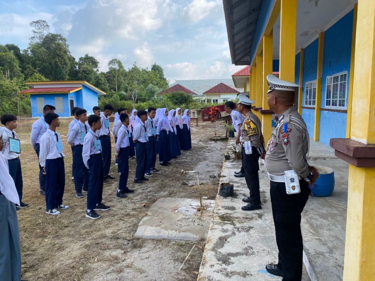 Operasi Patuh Seligi 2025: Satlantas Polres Lingga Bekali Pelajar Soal Bahaya Balap Liar dan Knalpot Brong
