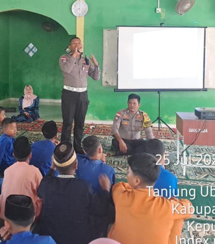 Polsek Bintan Utara Hadir Berikan Penyuluhan Tertib Berlalu Lintas Kepada Pelajar SMP 11 Bintan
