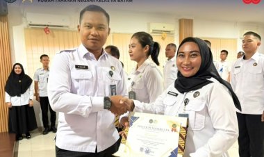 Apel Pagi Rutan Batam: Penghargaan Pegawai Terbaik dan Pelepasan Pita Tiga PNS Baru