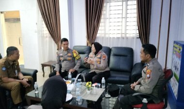 Cegah Tawuran, Kasat Binmas Polresta Barelang Bersama Bhabinkamtibmas Polsek Sekupang Temui Kepala Sekolah dan Guru SMA Negeri 04 Kota Batam