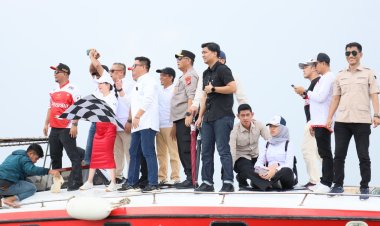 KAPOLDA KEPRI HADIRI LOMBA TRADISIONAL SEMARAKKAN HUT KE-80 RI DI PULAU PENAWAR RINDU