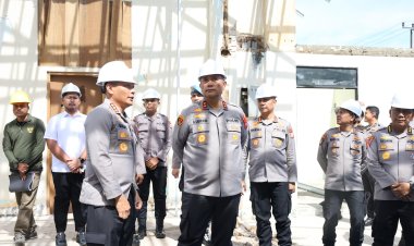 KAPOLDA KEPRI TINJAU SPPG DAN SALURKAN BAKTI SOSIAL UNTUK ANAK YATIM DI TANJUNGPINANG