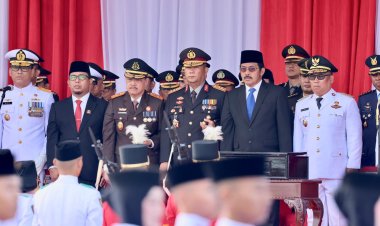 KAPOLDA KEPRI HADIRI UPACARA PERINGATAN HUT KE-80 RI DI HALAMAN GEDUNG DAERAH PROVINSI KEPRI