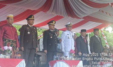 Sinergi TNI-Polri dan Forkopimda dalam Balutan Nasionalisme: Upacara Penurunan Bendera HUT RI ke-80 di Batam Berlangsung Khidmat