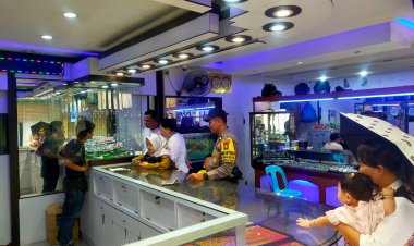 BHABINKAMTIBMAS KELURAHAN TIBAN INDAH LAKUKAN SAMBANG DAN HIMBAUAN KAMTIBMAS DI KOMPLEK TIBAN CENTER
