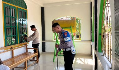 Polri Hadir untuk Rakyat: Polsek Daik Lingga Gelar Bakti Sosial Religi di Surau Baburrahman