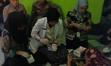 Kapolsek Batu Ampar Pimpin Kunjungan Sosial ke Lansia Sakit di Tanjung Sengkuang