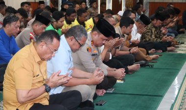Polres Karimun Gelar Shalat Ghaib Dan Doa Bersama Untuk Alm. Affan Serta Keselamatan Bangsa Dan Negara