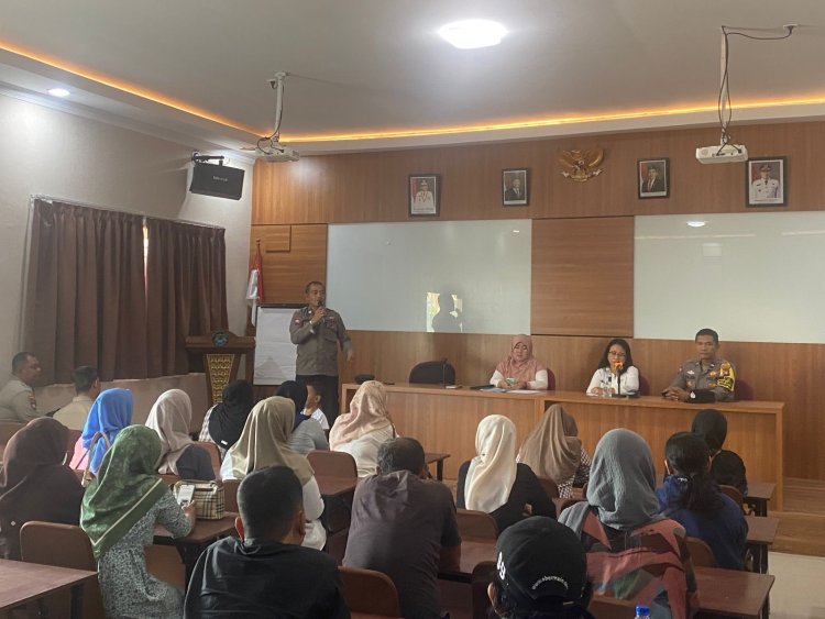 POLSEK SEKUPANG DAN SMKN 4 BATAM GELAR SOSIALISASI DENGAN ORANG TUA SISWA TERKAIT TAWURAN PELAJAR