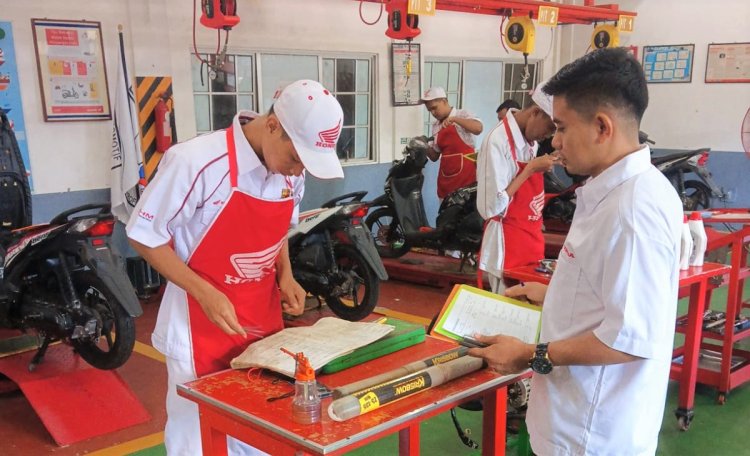 SMKN 3 Batam Gandeng Capella Honda Kepri untuk Uji Kompetensi Keahlian Siswa