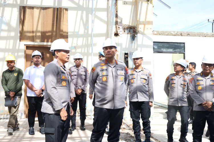 KAPOLDA KEPRI TINJAU SPPG DAN SALURKAN BAKTI SOSIAL UNTUK ANAK YATIM DI TANJUNGPINANG