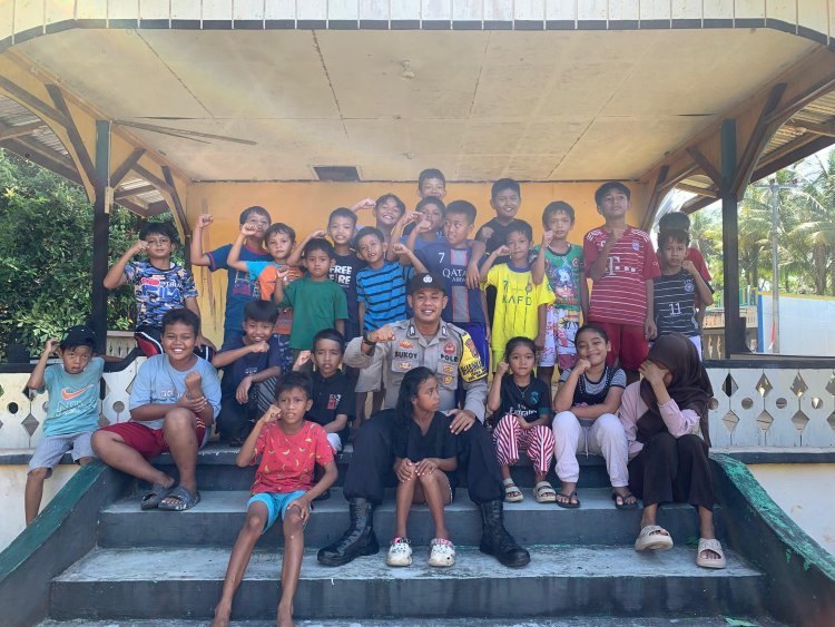 Bhabinkamtibmas Desa Sedamai Amankan Lomba Rakyat HUT RI ke-80