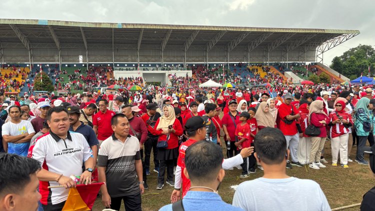 Polsek Sekupang Kawal dan Amankan Jalan Sehat HUT RI ke-80, Kapolsek Ajak Warga Jaga Persatuan