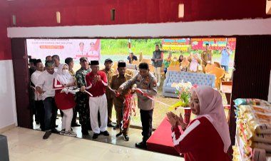 Kapolsek Dabo Singkep Dampingi Peresmian Koperasi Merah Putih di Lingga