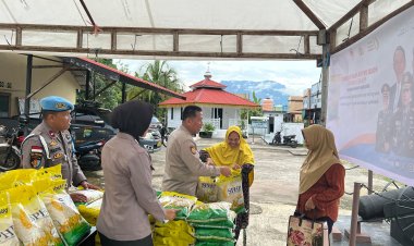 Polsek Daik Lingga dan Perum Bulog Gelar Gerakan Pangan Murah untuk Stabilkan Harga dan Dukung Ketahanan Pangan