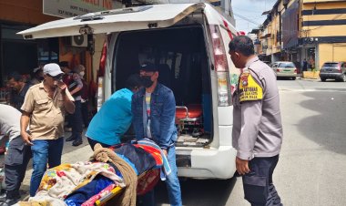 Polsek Lubuk Baja Respon Cepat Aduan Warga, Bhabinkamtibmas Selamatkan Tamu Wisma Rajawali