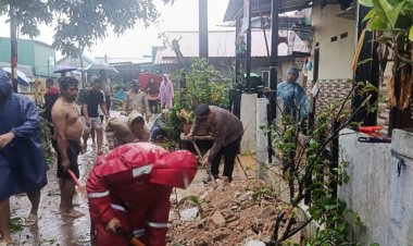Gerak Cepat Polsek Bengkong Bantu Penanganan Puting Beliung di 2 Kelurahan