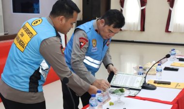 POLDA KEPRI LAKSANAKAN PENGAMBILAN SUMPAH DAN PENANDATANGANAN PAKTA INTEGRITAS SELEKSI DIKBANGUM TERPADU 2025