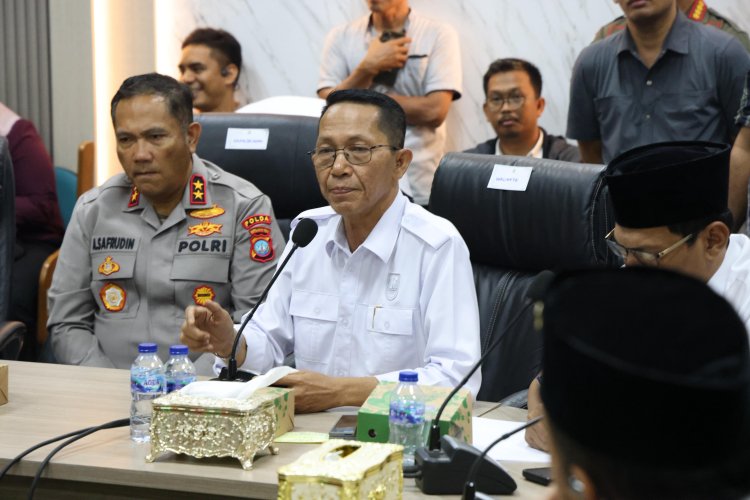 KAPOLDA KEPRI MENGEDEPANKAN DIALOG DAN PERSUASIF DALAM MENYAMPAIKAN DAN MENERIMA ASPIRASI MAHASISWA DI KOTA BATAM