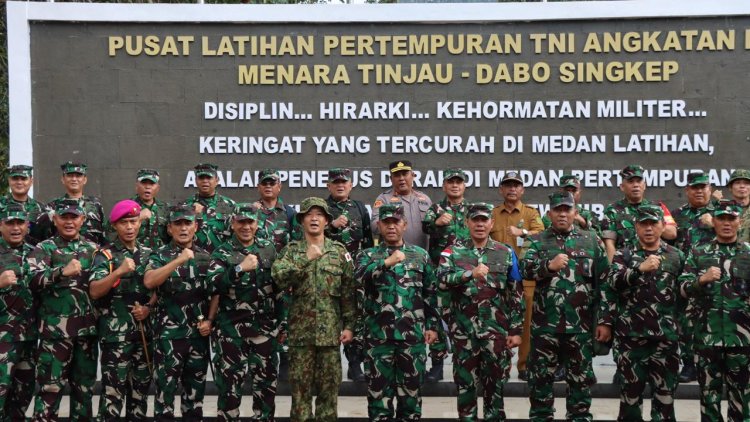 Kapolres Lingga Hadiri Latgabma Super Garuda Shield 2025: Saksikan Aksi Spektakuler Dukungan Udara dan Pendaratan Amfibi di Pantai Todak
