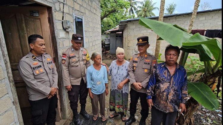 Polsek Meral Salurkan Bantuan Barang Bangunan untuk Warga Penderita Penyakit Menahun