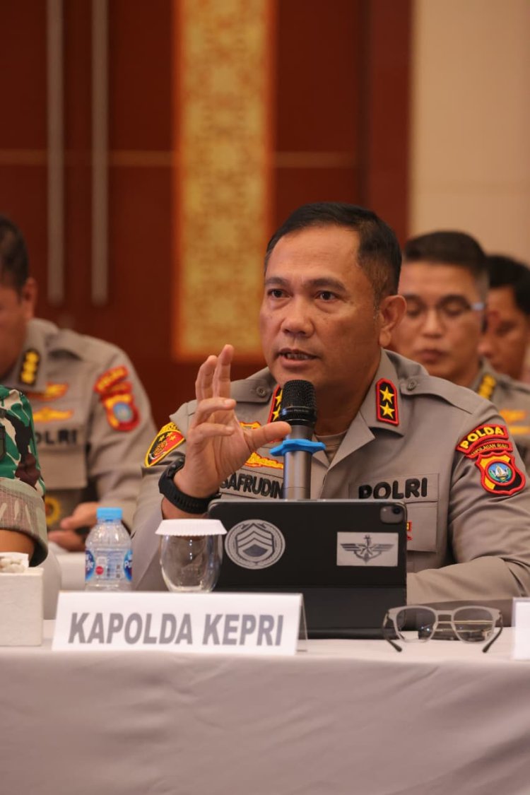 Kapolda Kepri hadiri rapat Forkopimda se-Kepri dan penandatanganan kerja sama bantuan pendidikan dokter spesialis