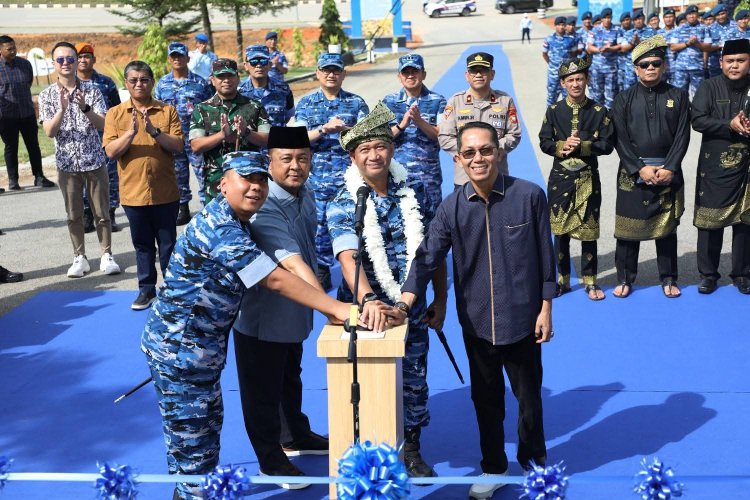 Patung Ksatria Hang Nadim Kokoh Berdiri, Amsakar Tegaskan Batam Harus Maju dengan Sejarah dan Budaya