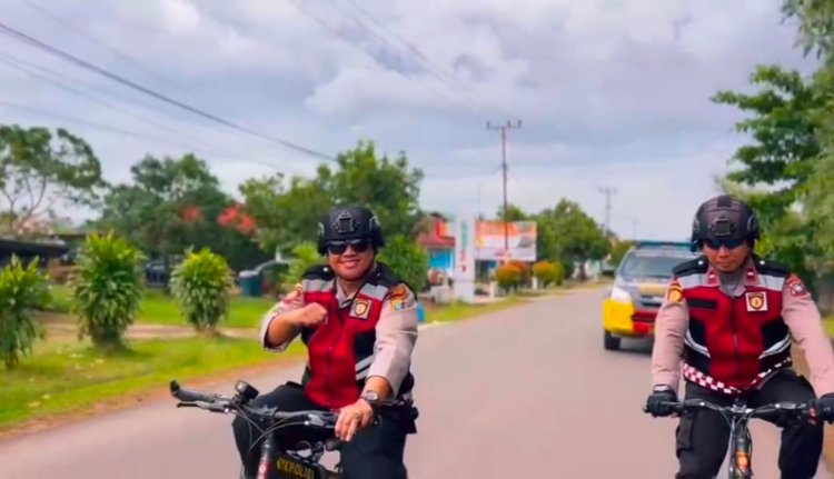 Personel Sat Samapta Polres Lingga Patroli Sepeda, Wujudkan Polisi Humanis dan Dekat dengan Warga
