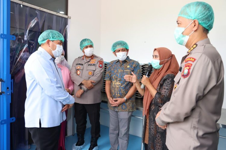KAPOLDA KEPRI BERSAMA KETUA OMBUDSMAN RI TINJAU DAPUR SPPG POLDA KEPRI