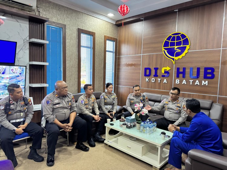 Satlantas Polresta Barelang Jalin Silaturahmi dengan Dishub Kota Batam Bahas Kamseltibcarlantas