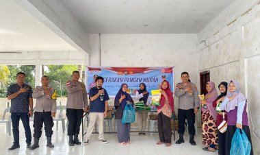 Polri Bersinergi Dengan Bulog Gelar Gerakan Pangan Murah Di Batu Ampar