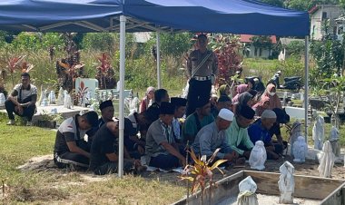 Wujud Penghormatan, Polres Lingga Sambangi Rumah Duka dan Kawal Pemakaman AKP (Purn) Parlaungan Saragih