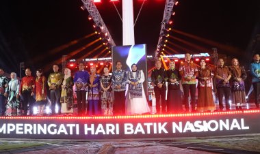 Kapolresta Barelang Tampil di Panggung Batik: Wujud Dukungan Polri dalam Pelestarian Budaya di BBFW 2025