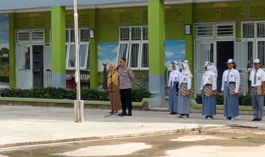 Kapolsek Sekupang Pimpin Upacara di SMAN 24 Batam, Sampaikan Pesan Kamtibmas kepada Siswa