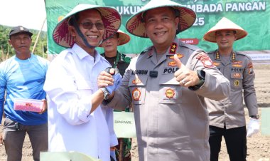 POLDA KEPRI GELAR PENANAMAN JAGUNG SERENTAK KUARTAL IV: JAGUNG TUMBUH, EKONOMI BERKEMBANG