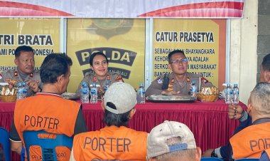 Gelar Jumat Curhat Bersama TKBM, Kapolres Bintan Ajak Untuk Selalu Jaga Keamanan