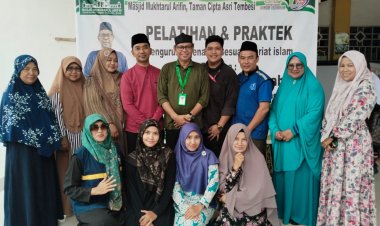 Relawan Ambulance Gelar Pelatihan Fardu Kifayah di Taman Cipta Asri Tembesi