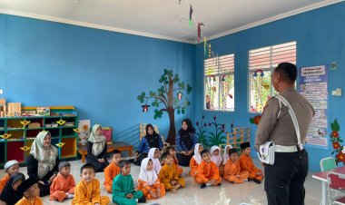 Satlantas Polres Lingga Tanamkan Disiplin Lalu Lintas Sejak Dini Lewat Program “Polisi Sahabat Anak”